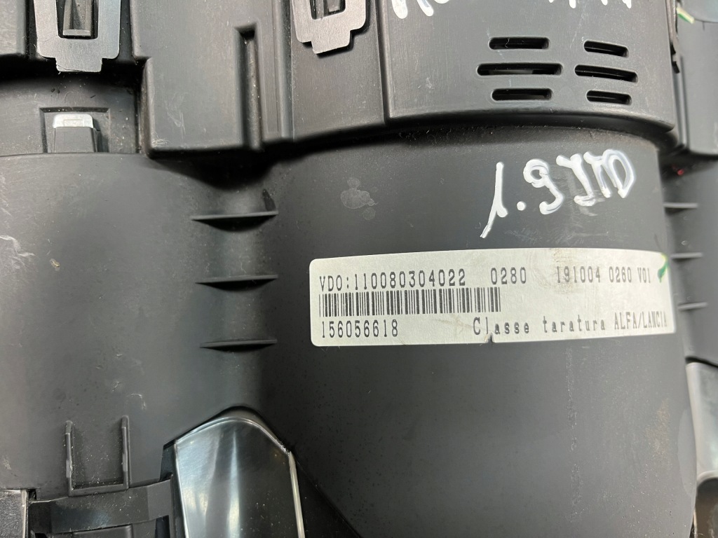 Alfa romeo 147 1.9 jtd лічильник прилади 156056618 Зі Шроту