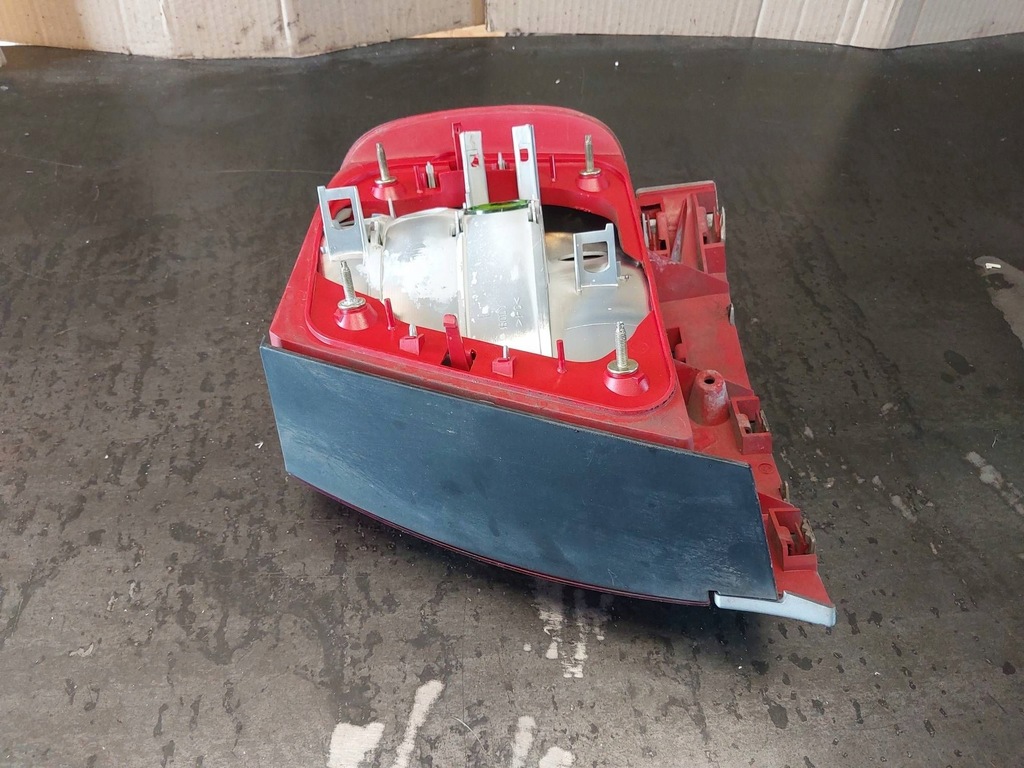 фото №14, Лампа задня ліва audi a4 b5 8d sedan 8d0945095d