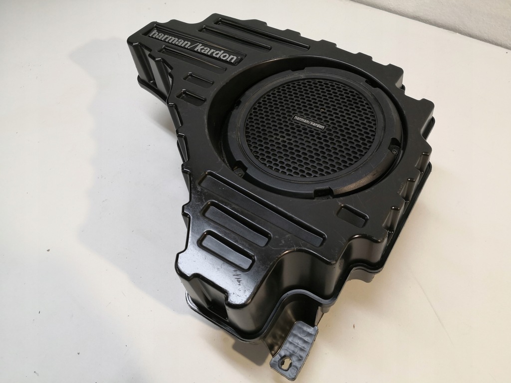 фото №1, Сабвуфер jeep grand cherokee wk2 harman kardon