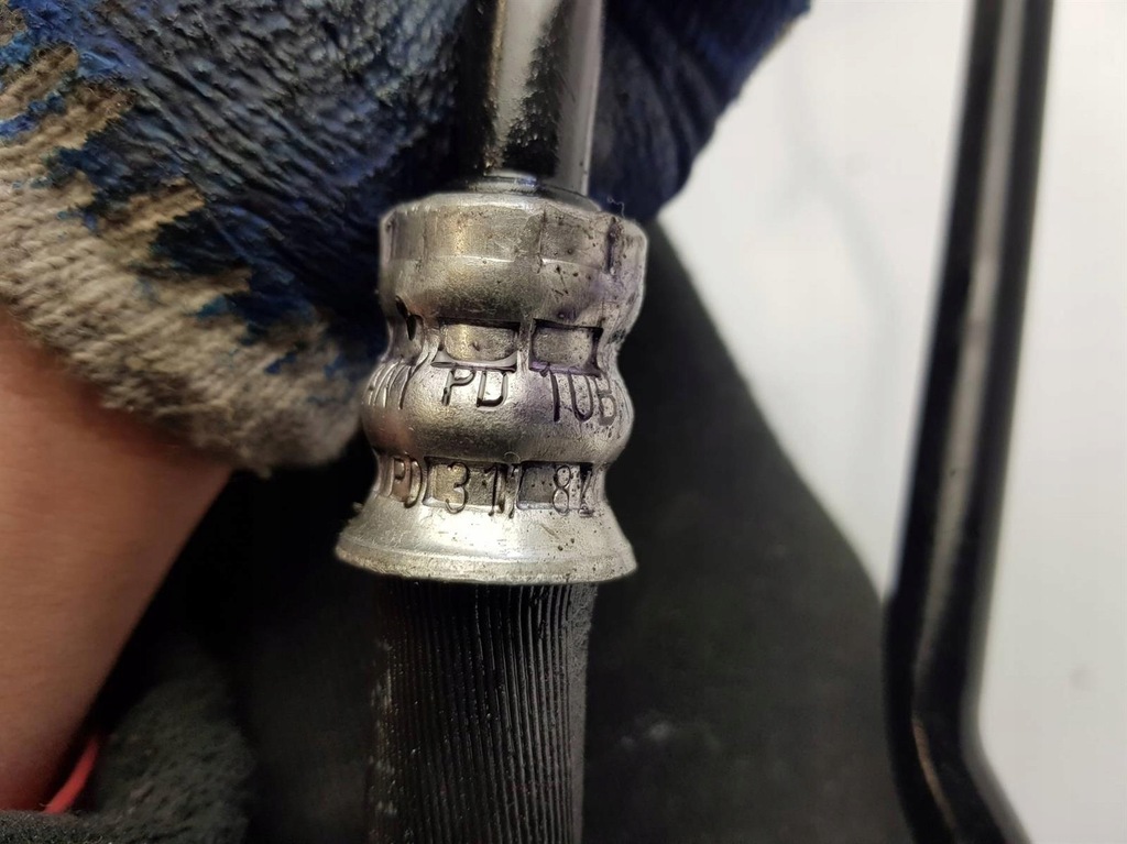 фото №10, Радіатор оливи 7p0317037 4.8 porsche cayenne ii