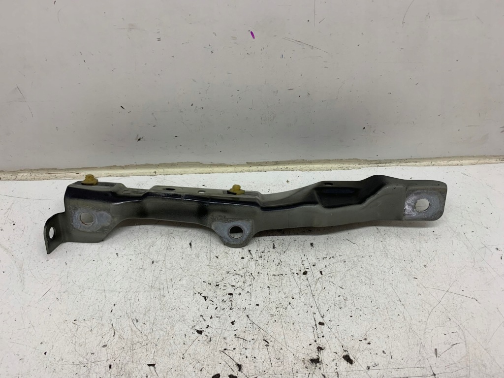 Купити Кронштейн кронштейн крила правий перед 641345024r renault clio iv 12-16