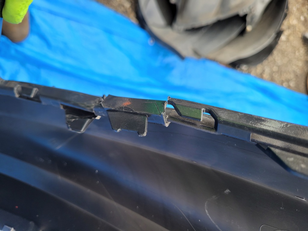 Vw tiguan 2 2 | бампер перед решётка  решётка средняя 5na853677a | 1297 в Украине