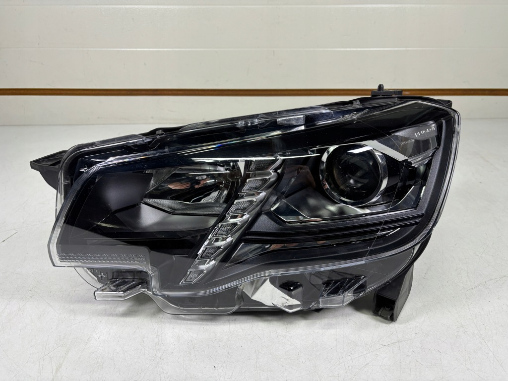 Купить Лампа левая передняя peugeot partner iv rifter 9816827280