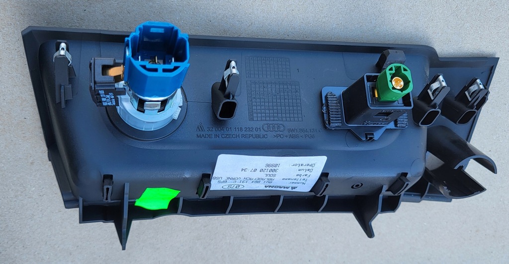 фото №8, Полиця бардачок тунель середнього прикурювач audi a4 b9 8w оригінальний номер 8w1864131c