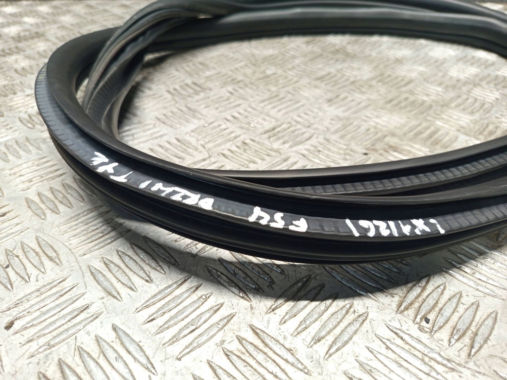 фото №13, Mini оригінальний номер 7344161 clubman f54 прокладка двері кузовна задня задня