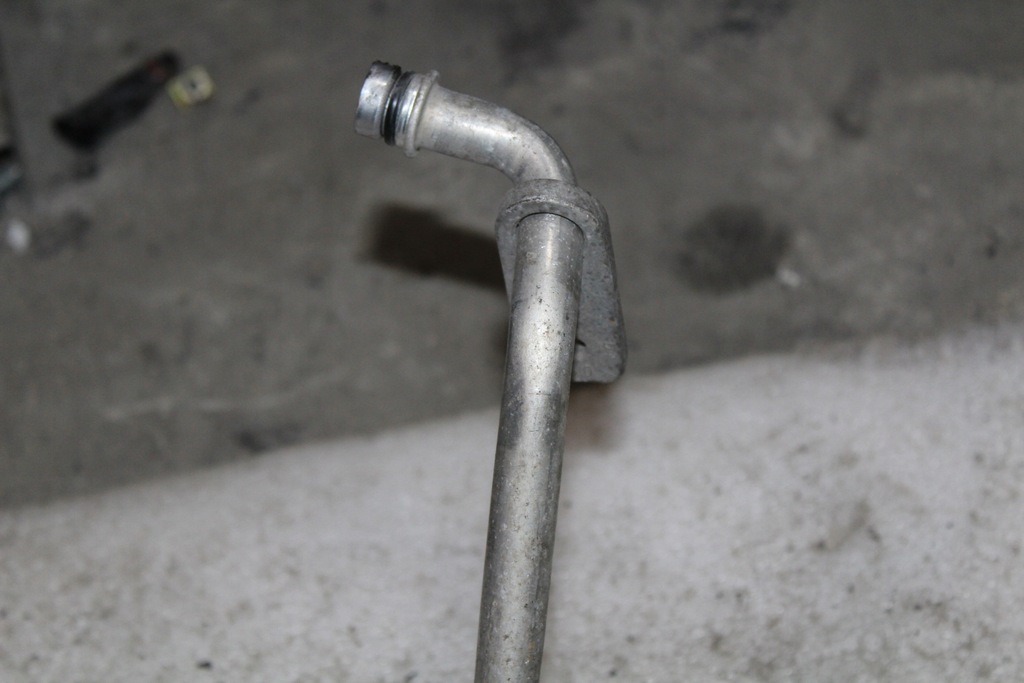 фото №14, Auris i e15 1.4 d4d europa трубка кондиционера