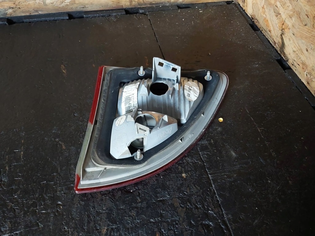 фото №10, Лампа задня ліва кришки багажника ford galaxy i lift 7m5945093c