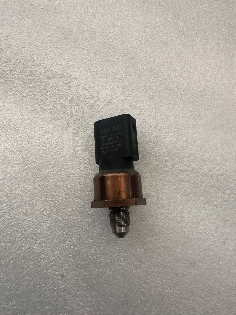 фото №1, Датчик тиску 059906054g audi....