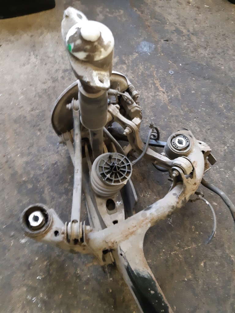 фото №6, Audi a4 b9 підвіска задня задні підрамник балка поворотний кулак важелі комплект