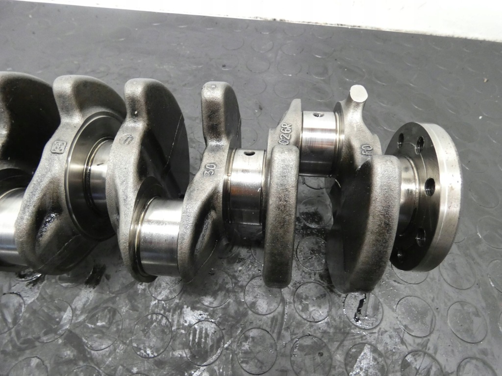 Купити Wał колінчастий renault trafic 3 qashqai vivaro b 1,6 dci r9m 8026r