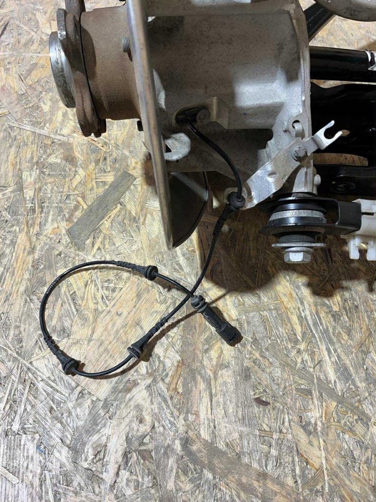 Поворотний кулак ступиця важелі привідний вал ліва задній bmw x5 g05 x6 g06 23r 8km 6876653 Недорого