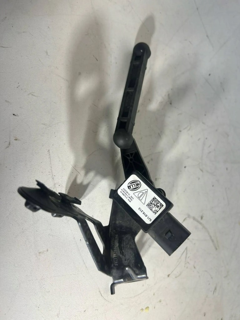 фото №1, Porsche taycan 9j1 2022 выравнивание