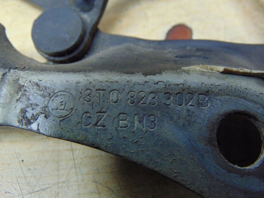 фото №7, Петля капот правый skoda superb ii 3t0823302b 9203