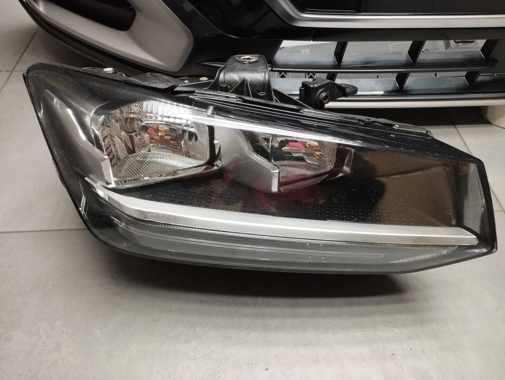 Купити Audi q2 капот бампер лампи крила ly9t перед 81a941003 81a941004