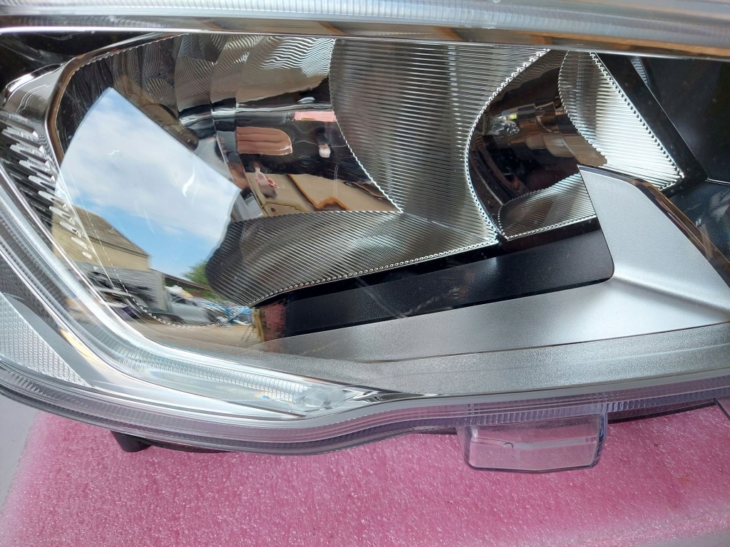 Ford focus mk4 фара правий перед звичайна led в Україні