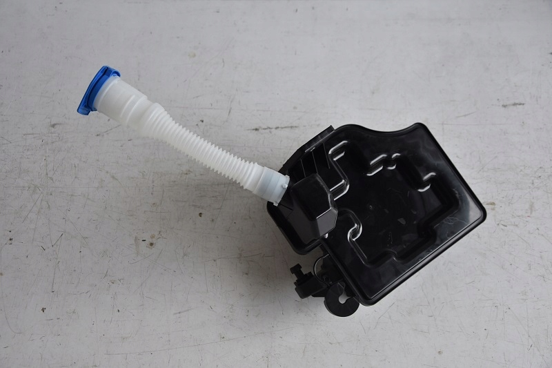 фото №1, Volkswagen оригинальный номер 6r0955453d бачок омывателя