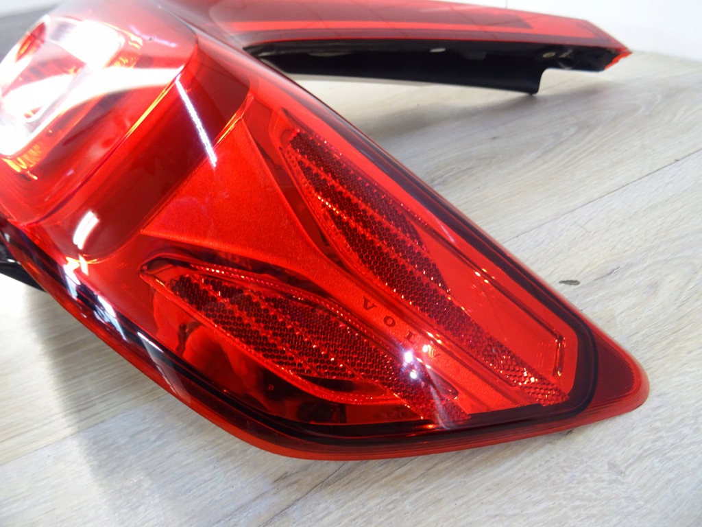 фото №5, Volvo xc40 права лампа задня led 31446791 llu