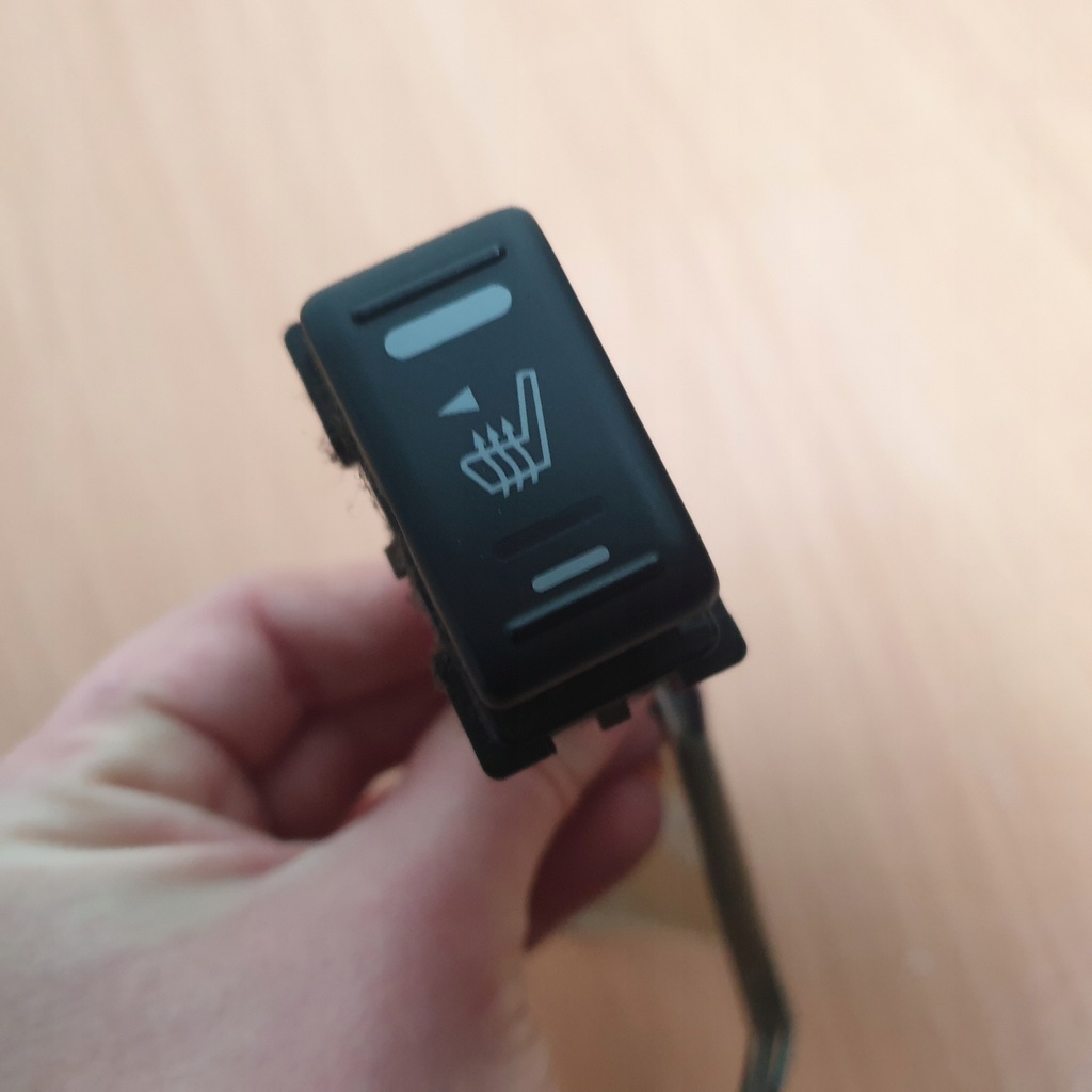 фото №8, Кнопка переключатель блокировка сидений navara d40 08r