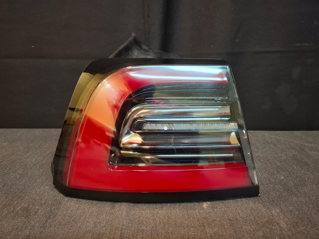 Купити Лампа задня ліва tesla model 3 1502086-00-d
