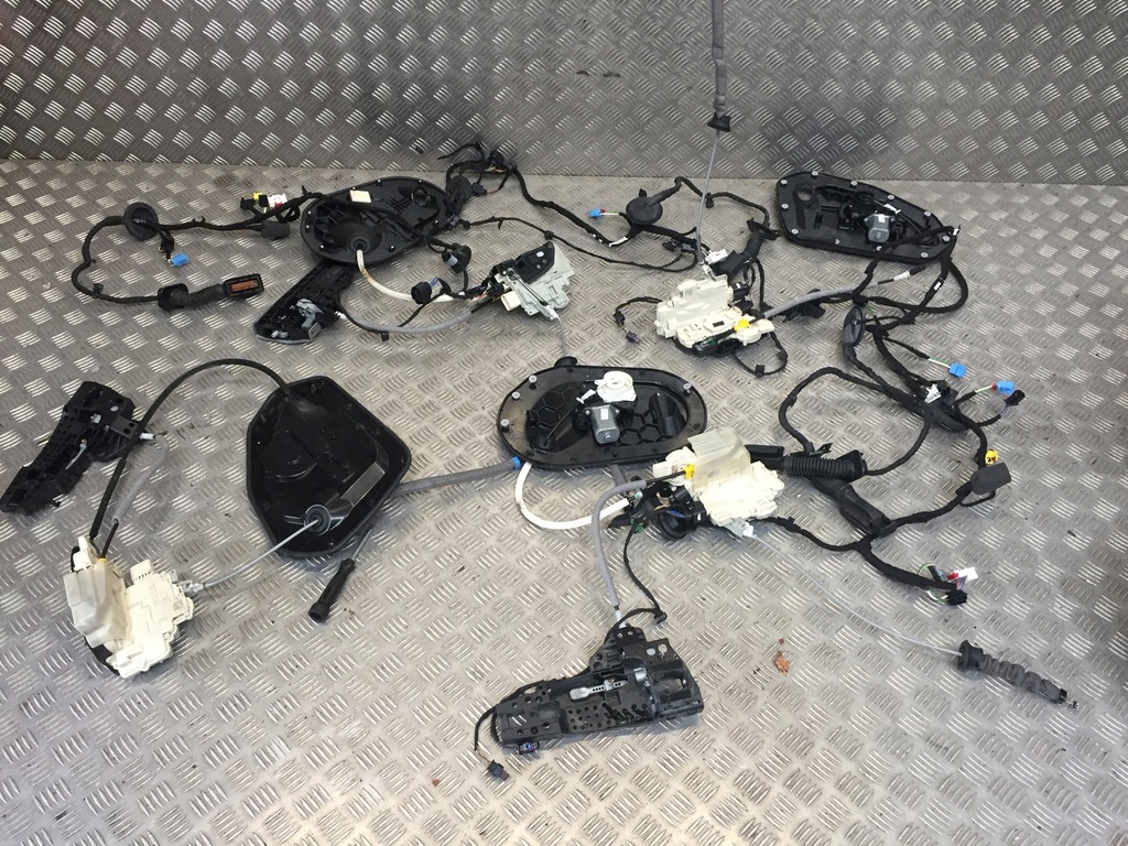 фото №1, Audi q7 sq7 4m lift доводчики двері доводчик комплект soft close orginal