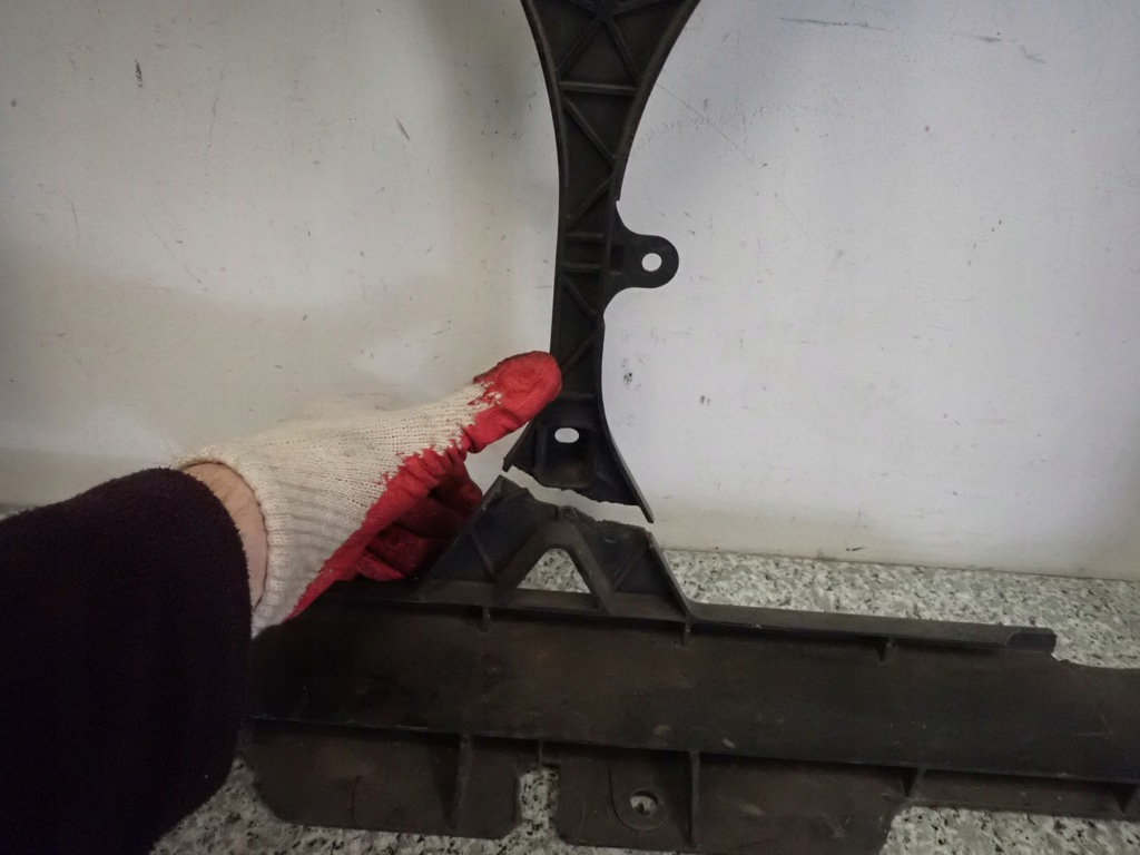 фото №10, Mazda 5 mazda5 05-10 pas передний усилитель