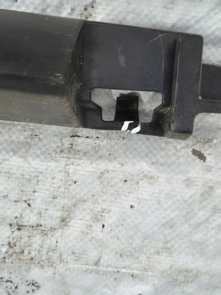 фото №10, Bmw 3 f30 f35 f31 12- решётка средняя бампера передний