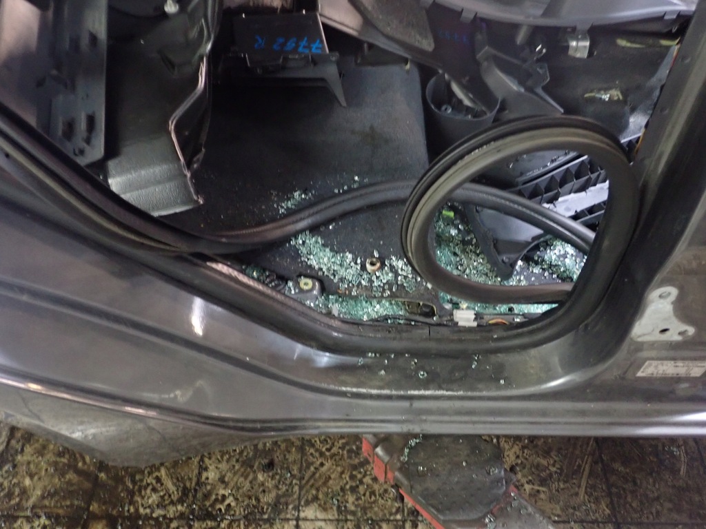 фото №5, Mitsubishi colt vi z30 02- 5d поріг правий блок двигуна середній чверть