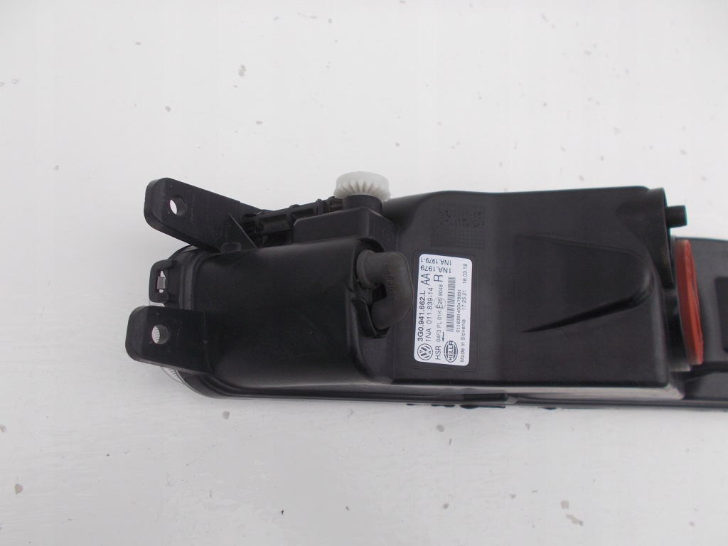 фото №8, Протитуманна фара правий vw passat b8 3g0941662h