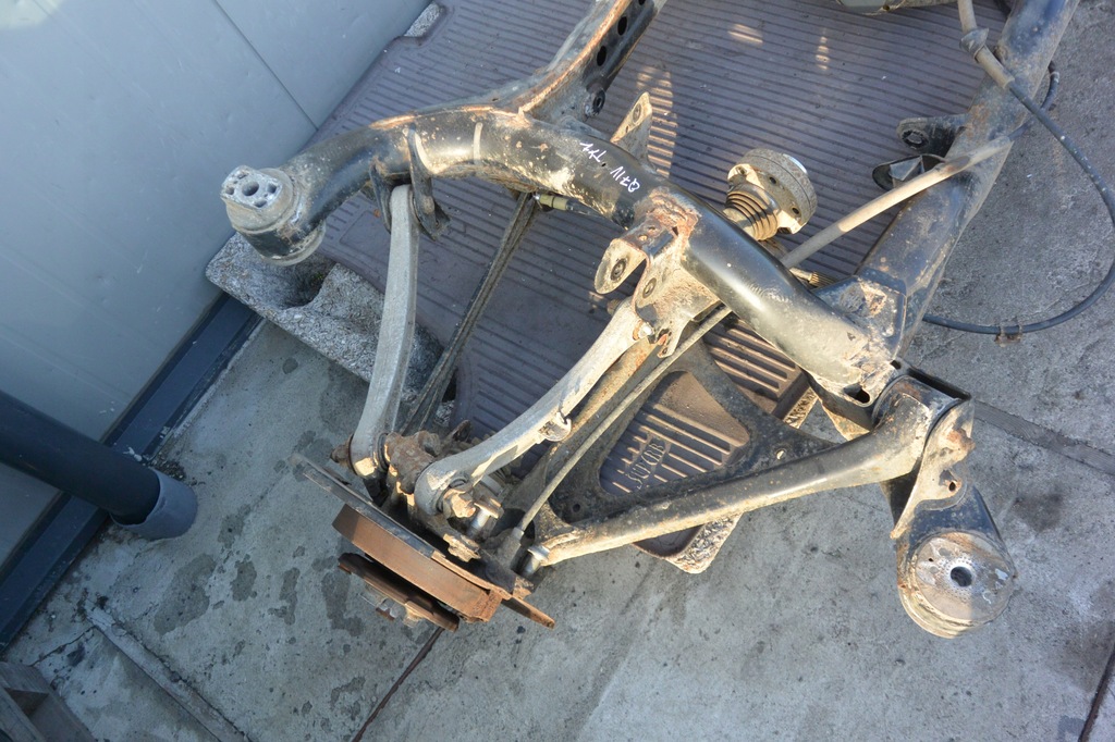 фото №6, Подрамник подрамник рычаг поворотный кулак задняя audi q7 4l