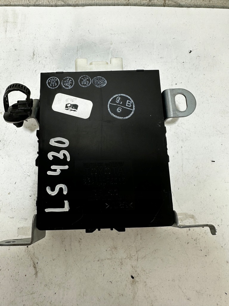 фото №1, Lexus ls 430 ls430 модуль шлюз 89111-50010