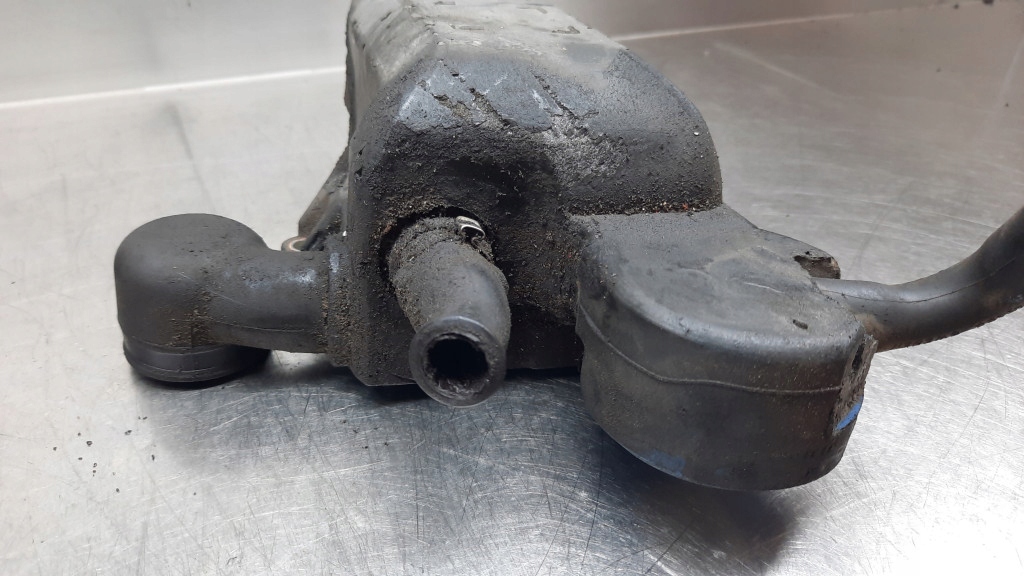 фото №5, Вентиляция картера масляная двигателя 8699157 volvo s60 v70 ii 2.4b