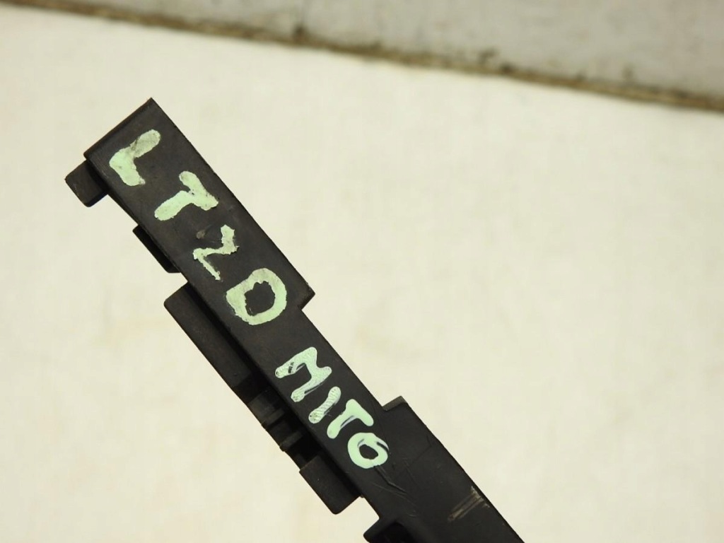 фото №2, Напрямна бампера лівий задня alfa romeo mito