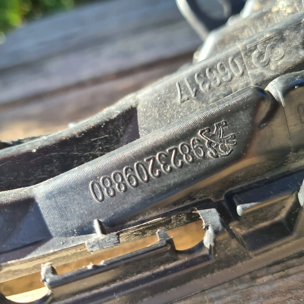 фото №8, Peugeot 208 2019 елементи кріпильні