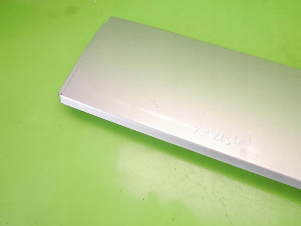 фото №9, Молдинг накладка крила права задня mazda 5 i cr