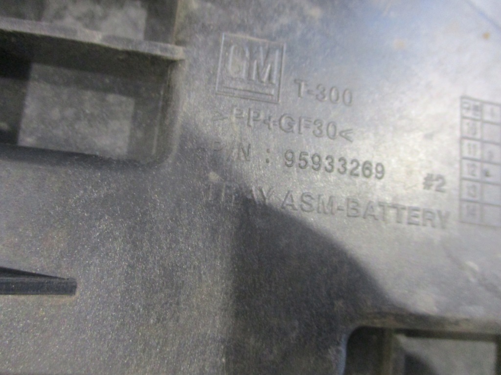 Основание корпус аккумулятор opel mokka дорестайлинг  12-15 1.4t turbo 95933269 Недорого