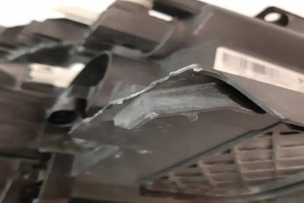 фото №12, Лампа ліва передня toyota auris _e15_ 89903724 0.0l дизель 130kw 2010