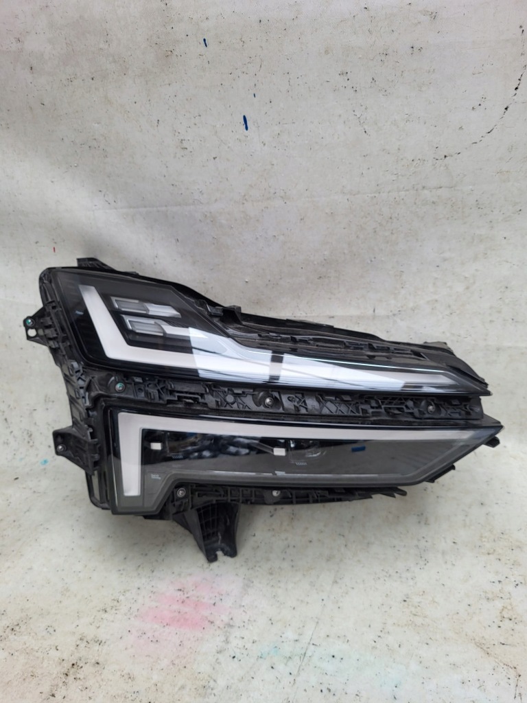 фото №1, Polestar 4 iv лампа права перед передня full led комплектна 80010656