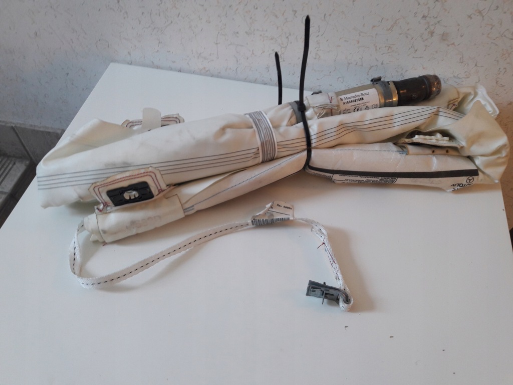 фото №1, Mercedes gle w166 шторка безопасности правая a1668602500 org.