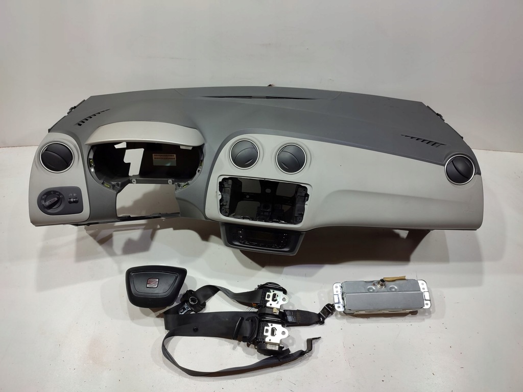 фото №1, Seat ibiza приборная панель консоль подушка безопасности подушки безопасности ремни оригинал демонтаж