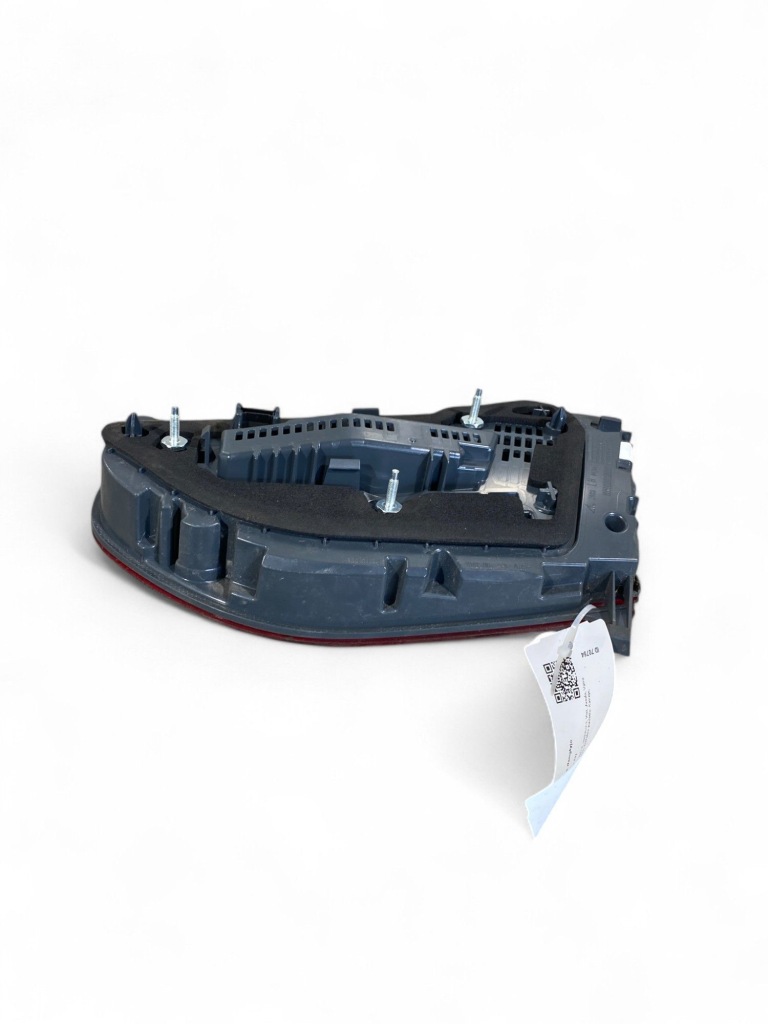 фото №11, Bmw 7 g11 g12 2017 левая сторона лампы задний крышки багажника