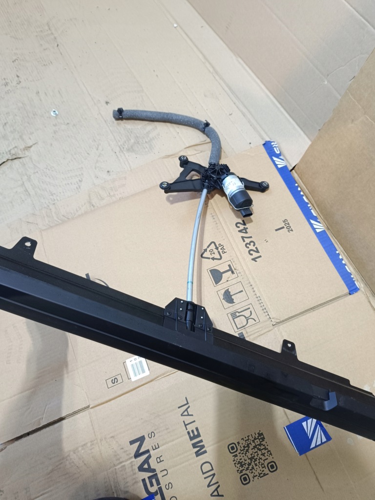 фото №9, Шторка двері задня права porsche panamera 971 оригінальний номер 974861334