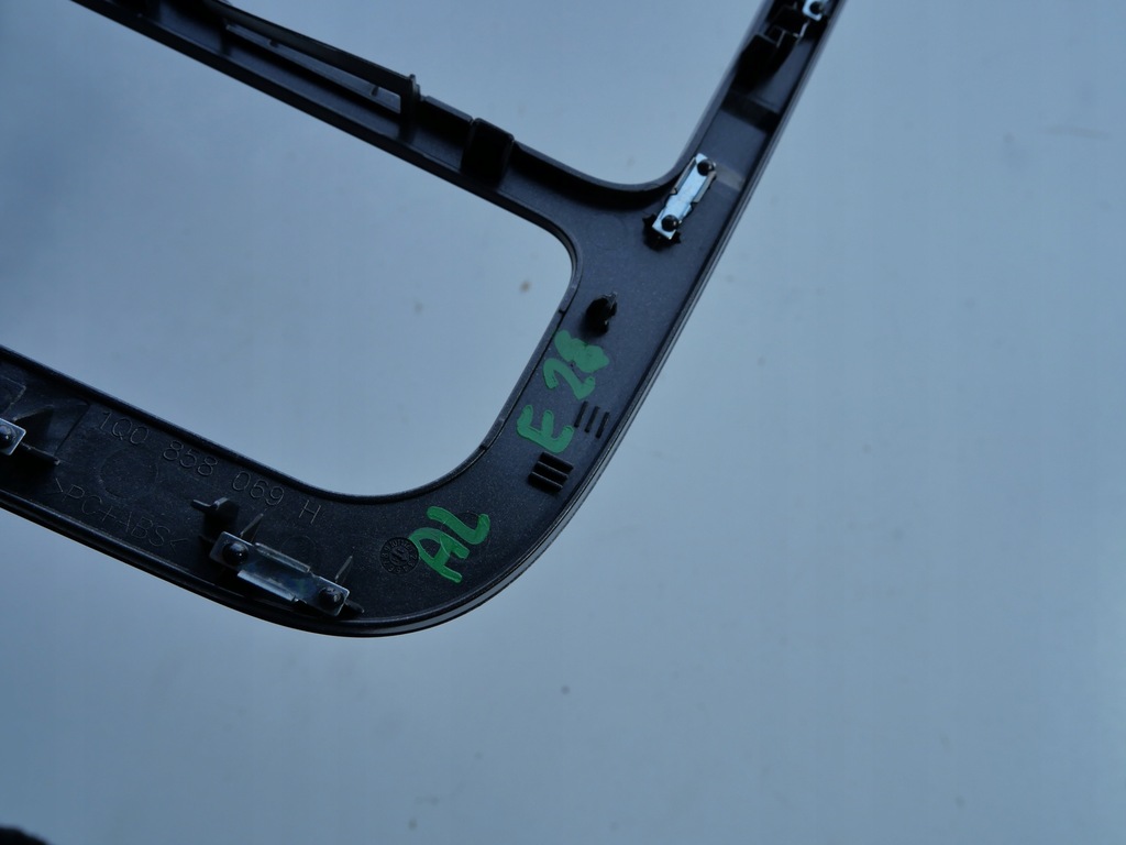 фото №4, Рамка dekor захист радіо навігації vw scirocco 1q0858071g
