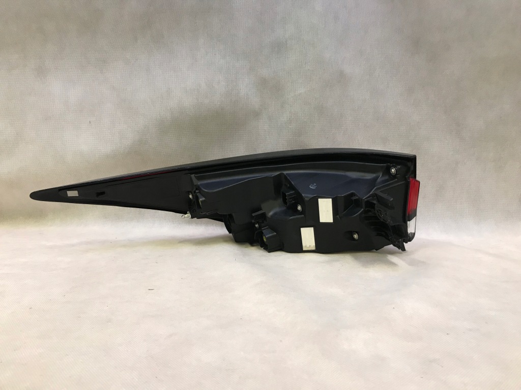 Lexus rx v 2022- фара задняя наружная правый  led европа Доставка