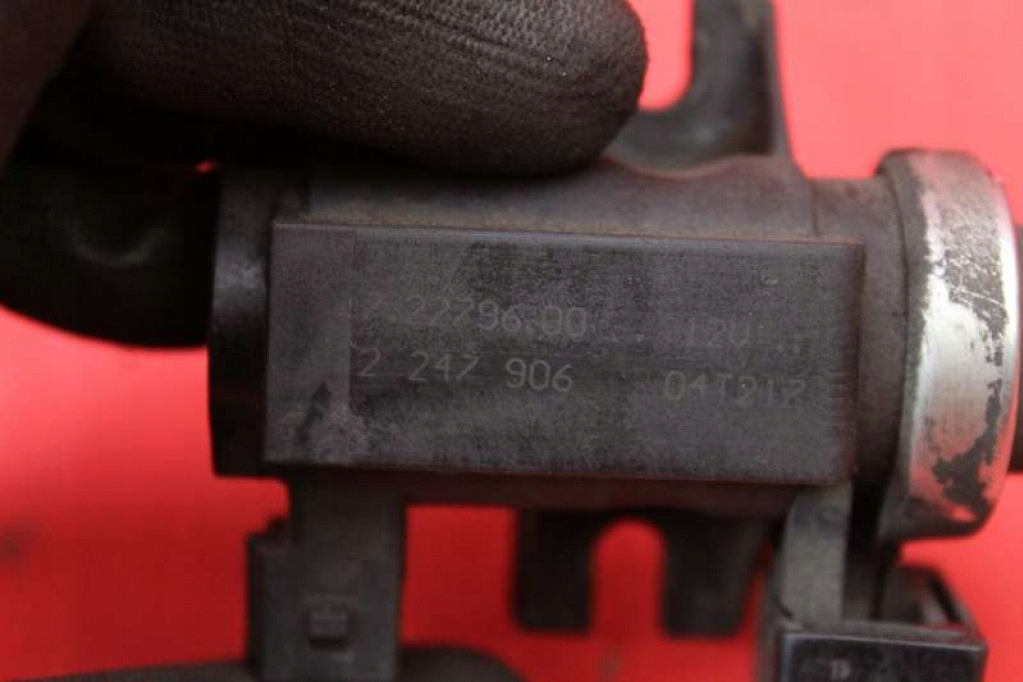 фото №5, Клапан вакуумa 2247906 bmw e87 2.0 d 122 km 04-07