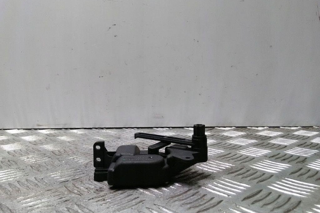 фото №1, Клапаны управляющий отопители mini cooper r50, r53 6nn00762602 1.6l