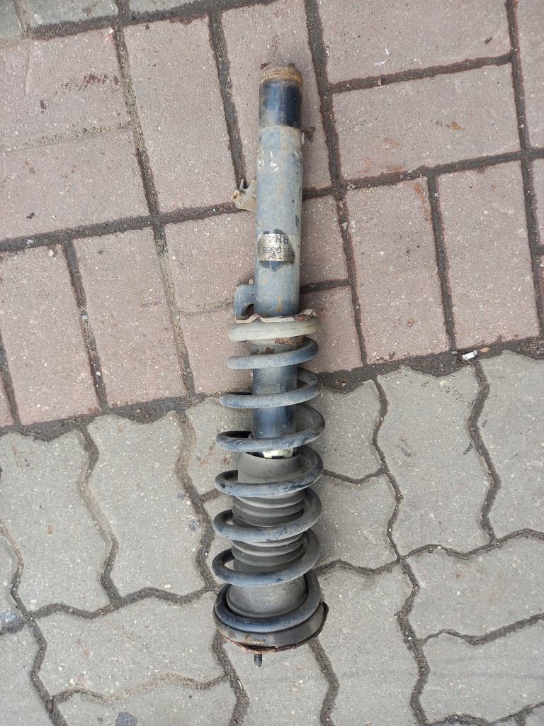 Купить Амортизатор перед правая  mazda 6 2.3b 03r