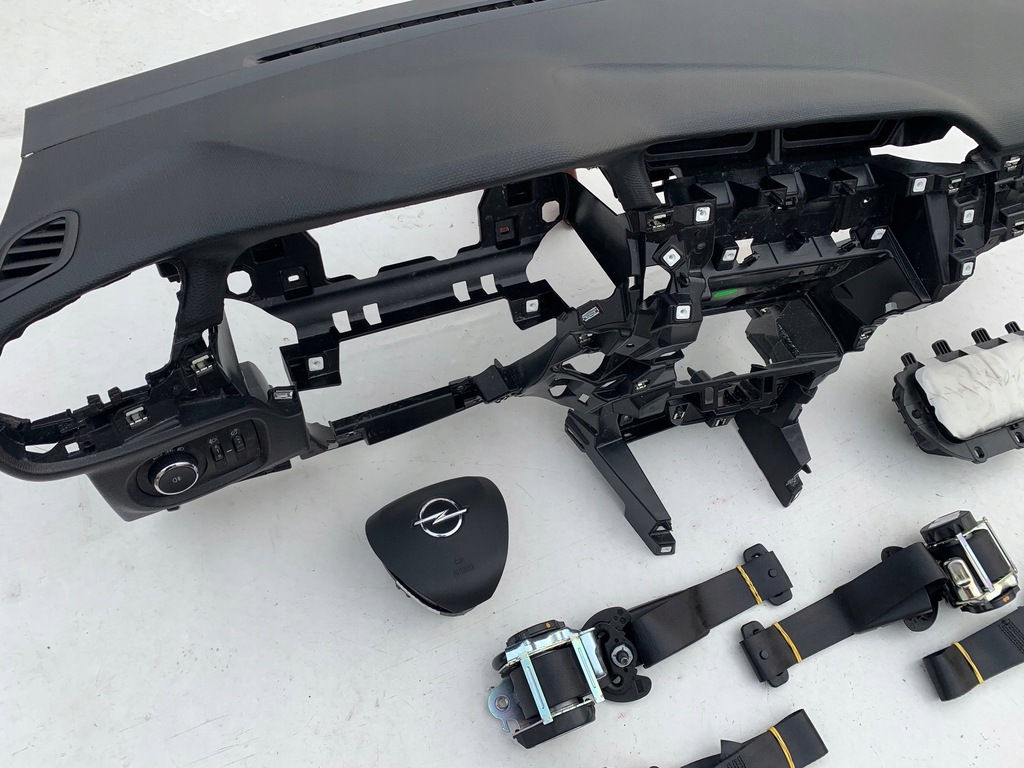 фото №5, Opel corsa f приборная панель приборная панель консоль подушки безопасности ремни