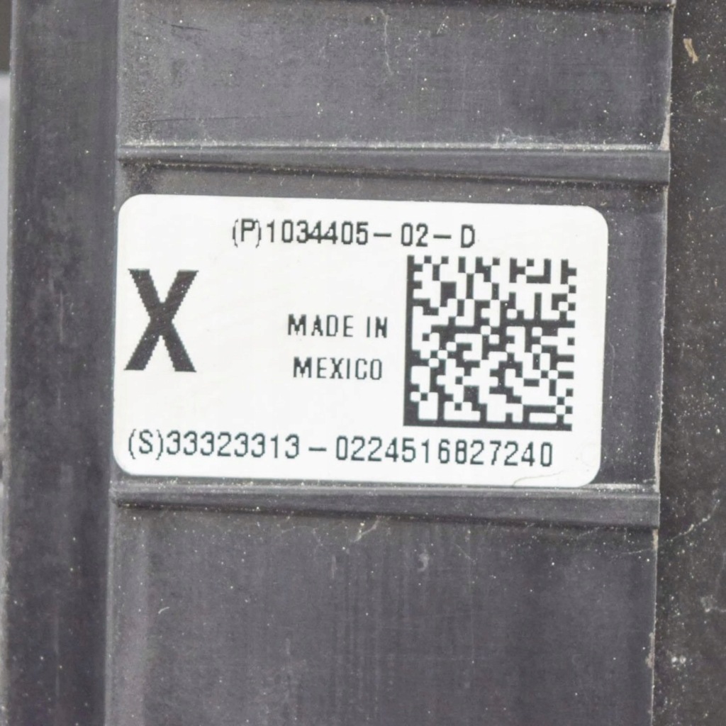 Tesla model x 2016 рамка / модуль запобіжників Зі Шроту