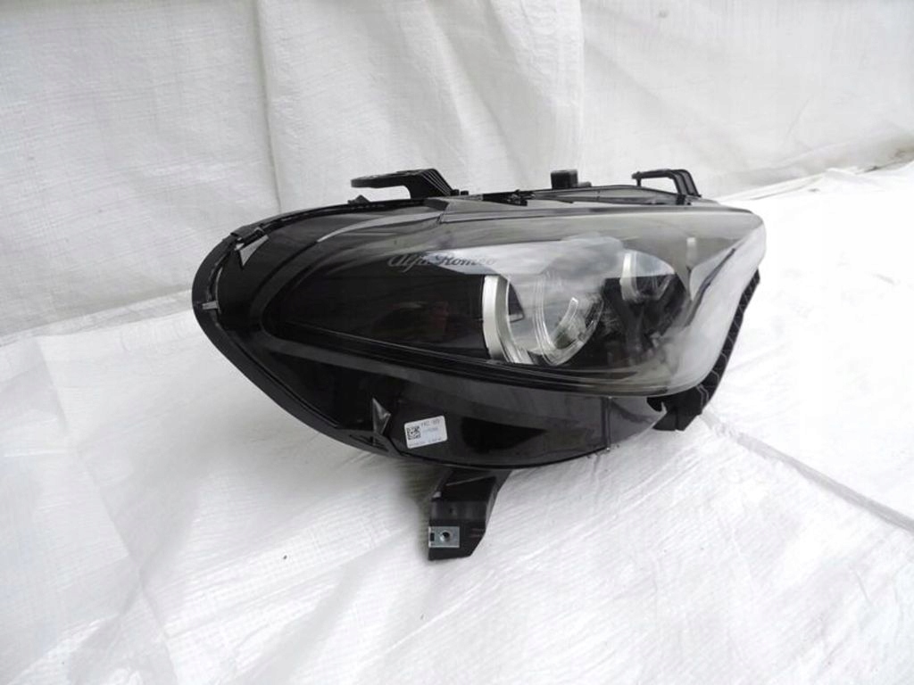 Фара перед передня правий alfa romeo giulia matrix led 0051540999ad Ціна