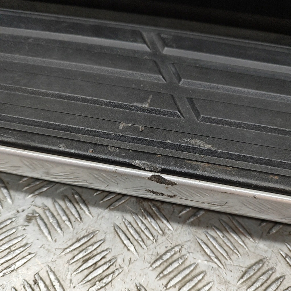 фото №4, Toyota land cruiser bj70 2018 поріг